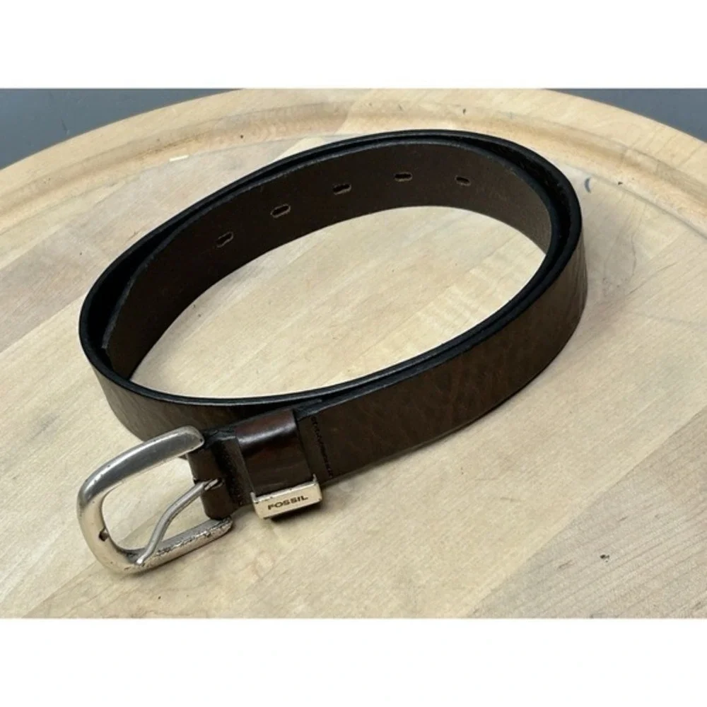 Fossil Mens Genuine‎ Leather Belt Dark Brown Silver Buckle Size Medium